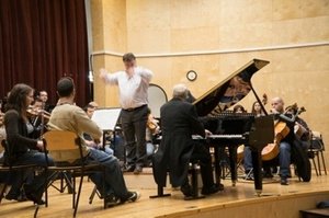 Pianokonserter av Mozart, konserter och inspelningar med Sofia Sinfoietta under ledning av Svilen Simeonov i Bulgarien